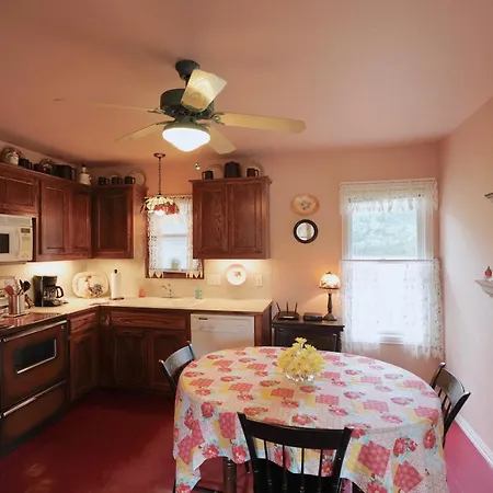 Onion Creek Cottage-2