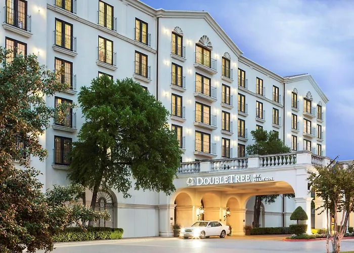 Hotels with pool Doubletree By Hilton Austin
