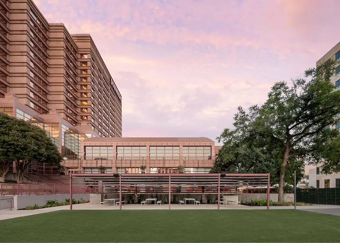 Golf hotels Downright Austin, A Renaissance